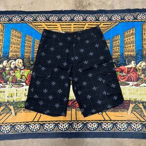 Black cross baggy cargo shorts Sapphire lounge Size 32 12 inch inseam affliction